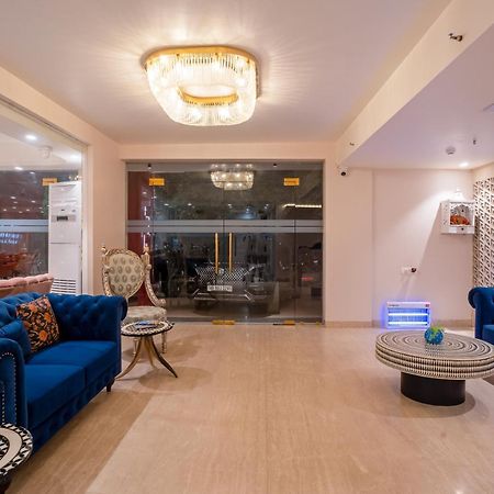 Hotel Ginger Palace Delhi Airport Ню Делхи Екстериор снимка