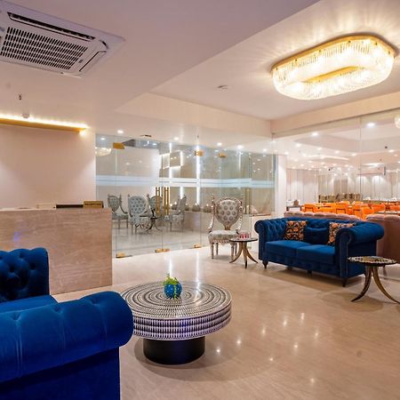 Hotel Ginger Palace Delhi Airport Ню Делхи Екстериор снимка