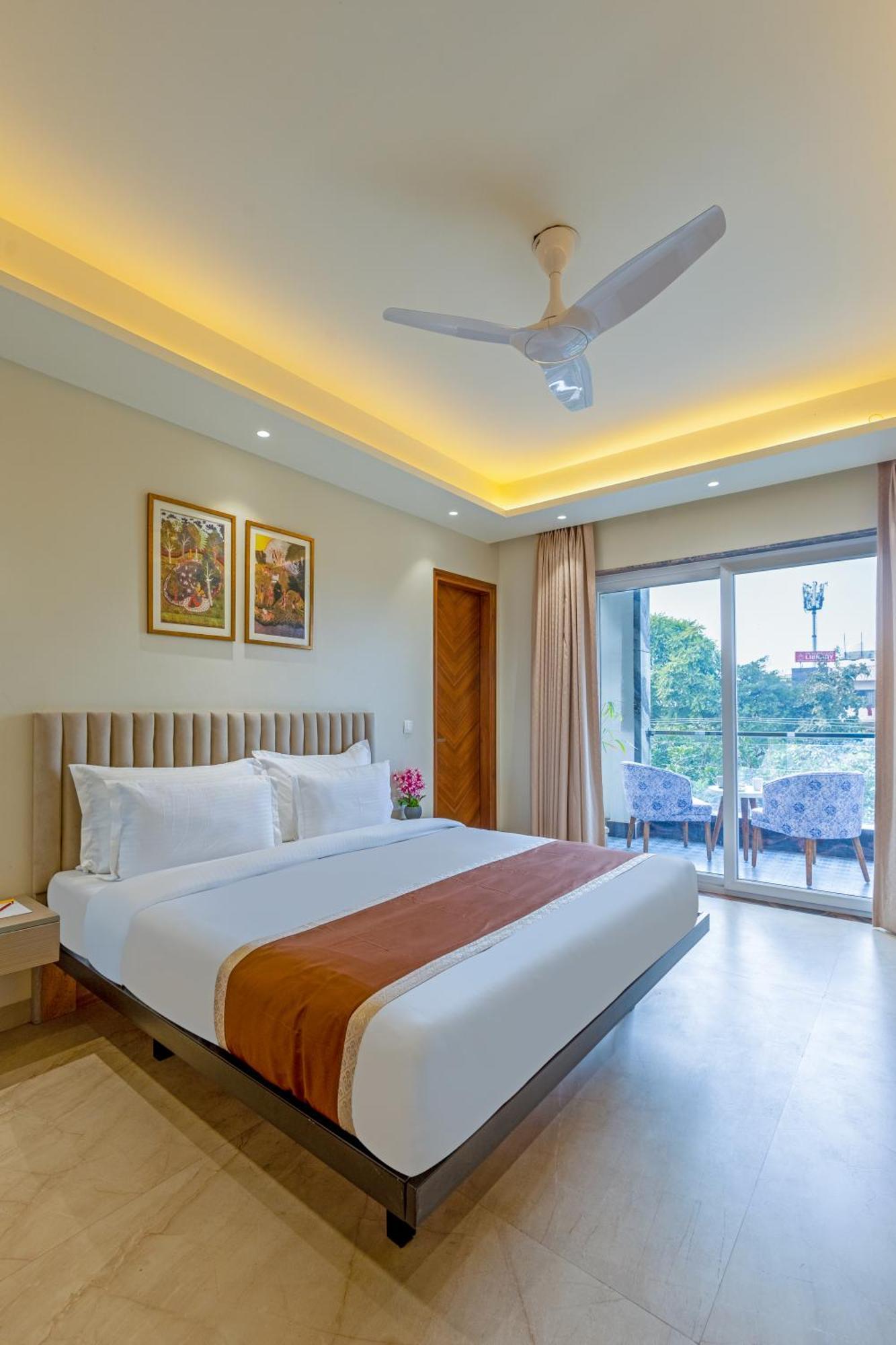Hotel Ginger Palace Delhi Airport Ню Делхи Екстериор снимка