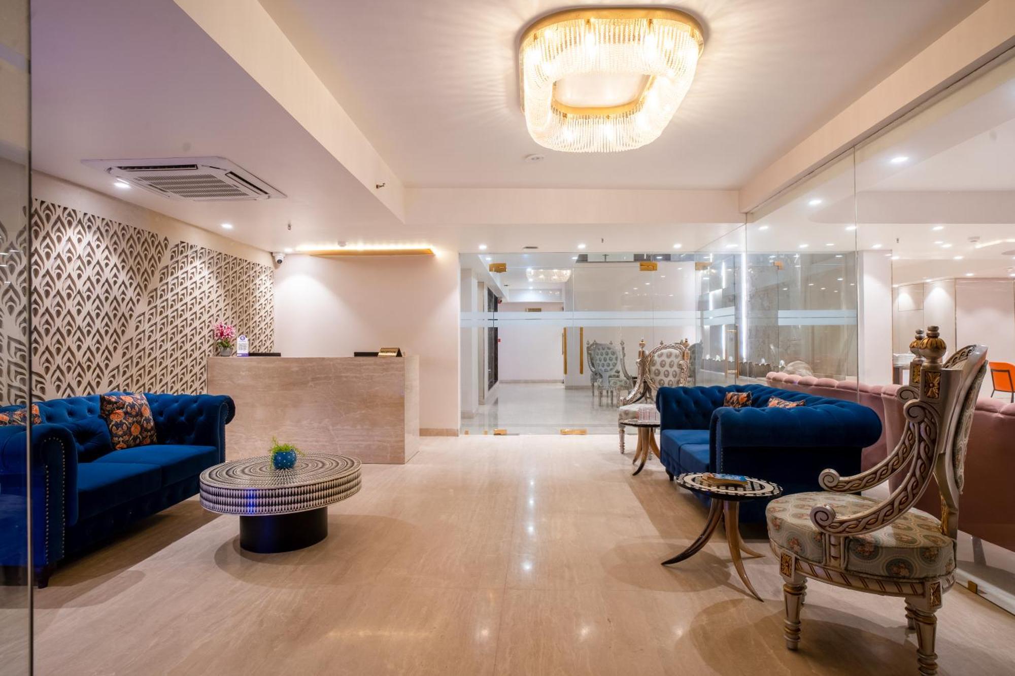Hotel Ginger Palace Delhi Airport Ню Делхи Екстериор снимка