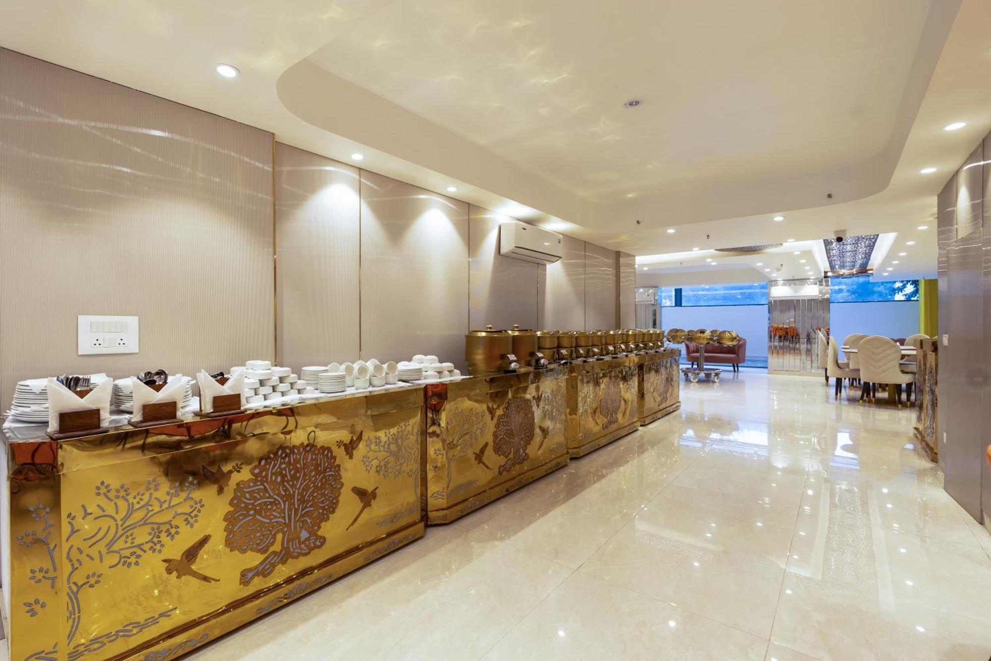 Hotel Ginger Palace Delhi Airport Ню Делхи Екстериор снимка