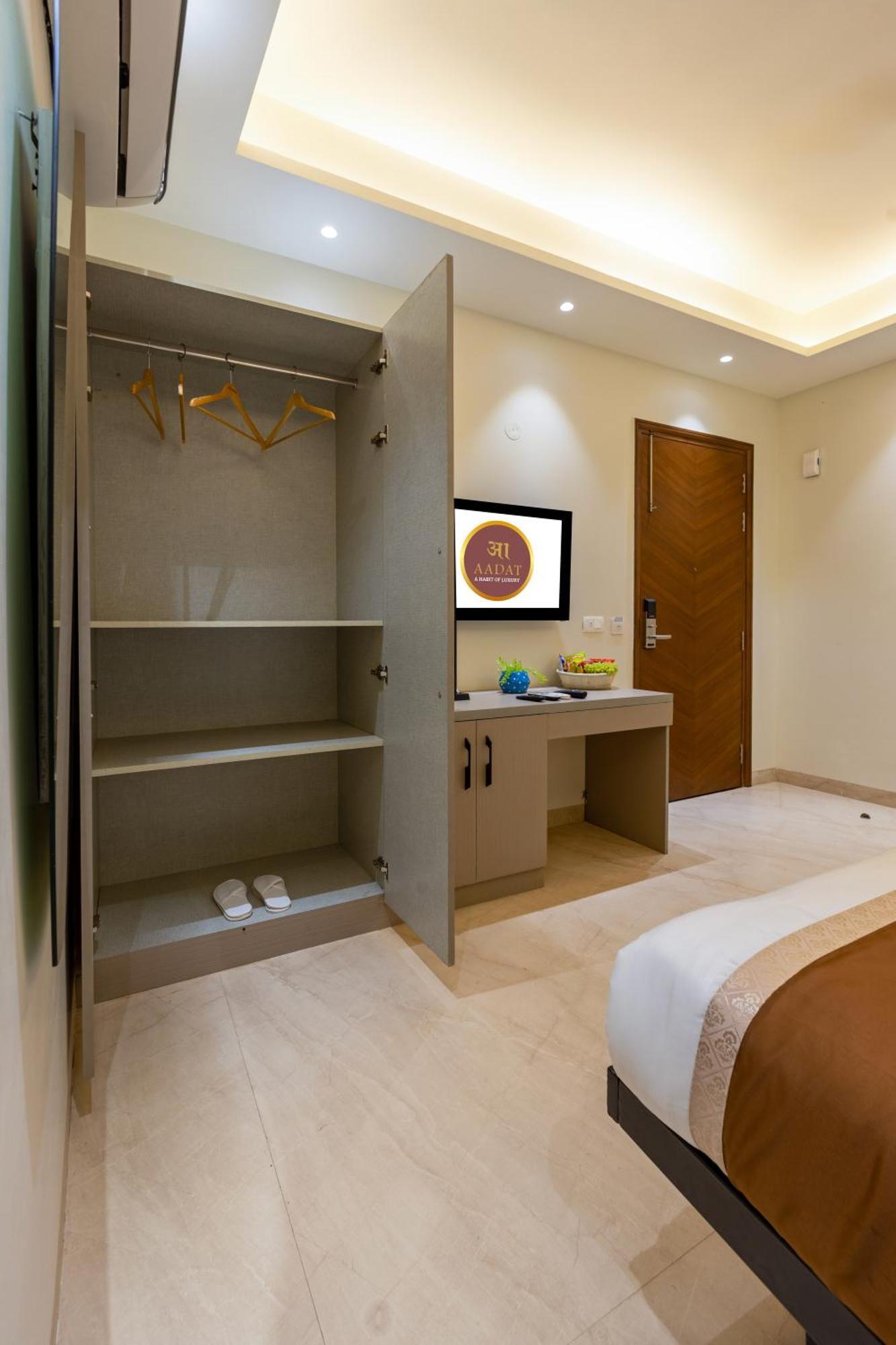 Hotel Ginger Palace Delhi Airport Ню Делхи Екстериор снимка