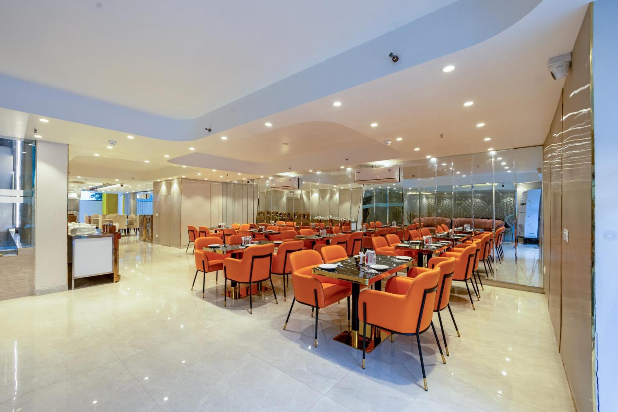 Hotel Ginger Palace Delhi Airport Ню Делхи Екстериор снимка