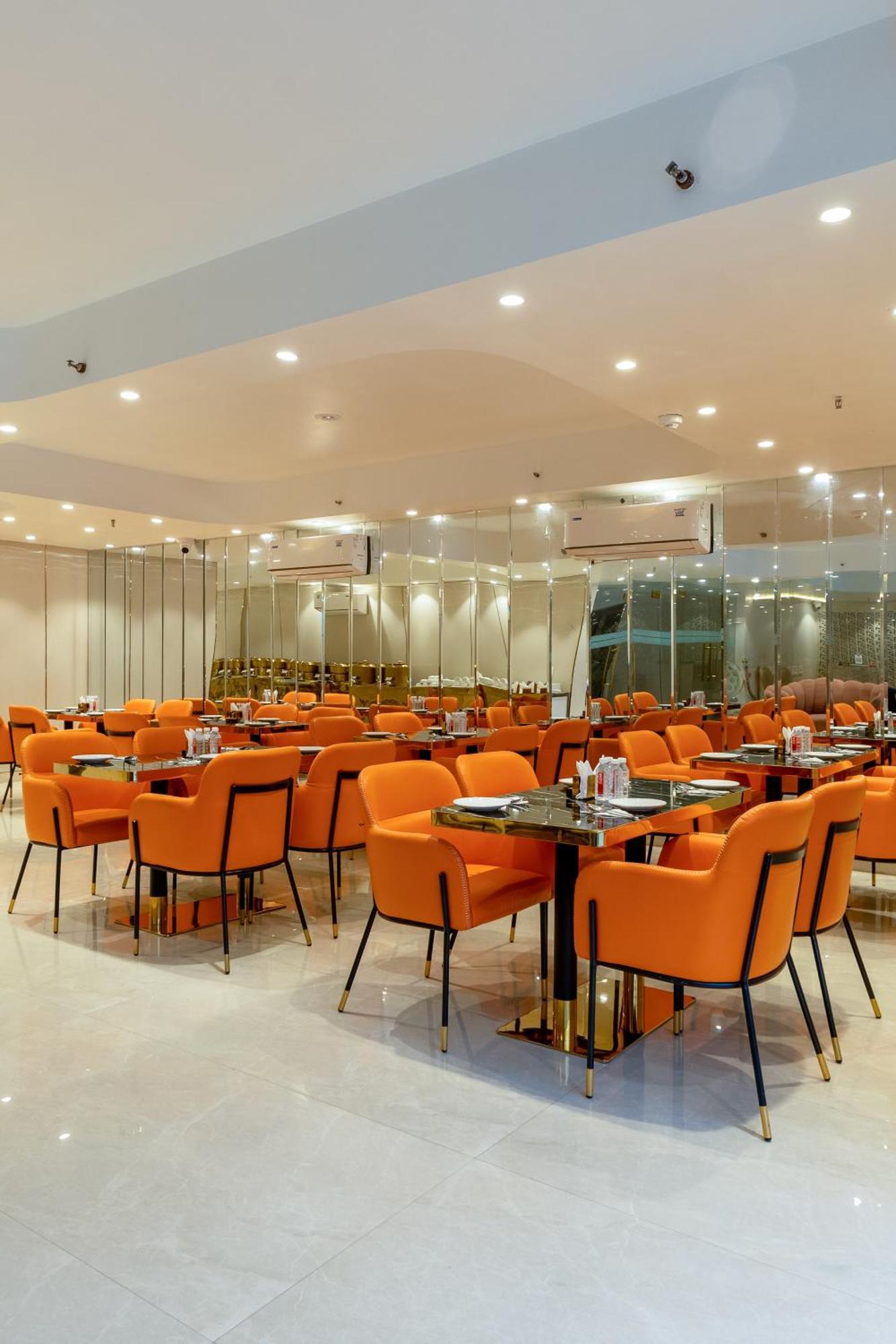 Hotel Ginger Palace Delhi Airport Ню Делхи Екстериор снимка