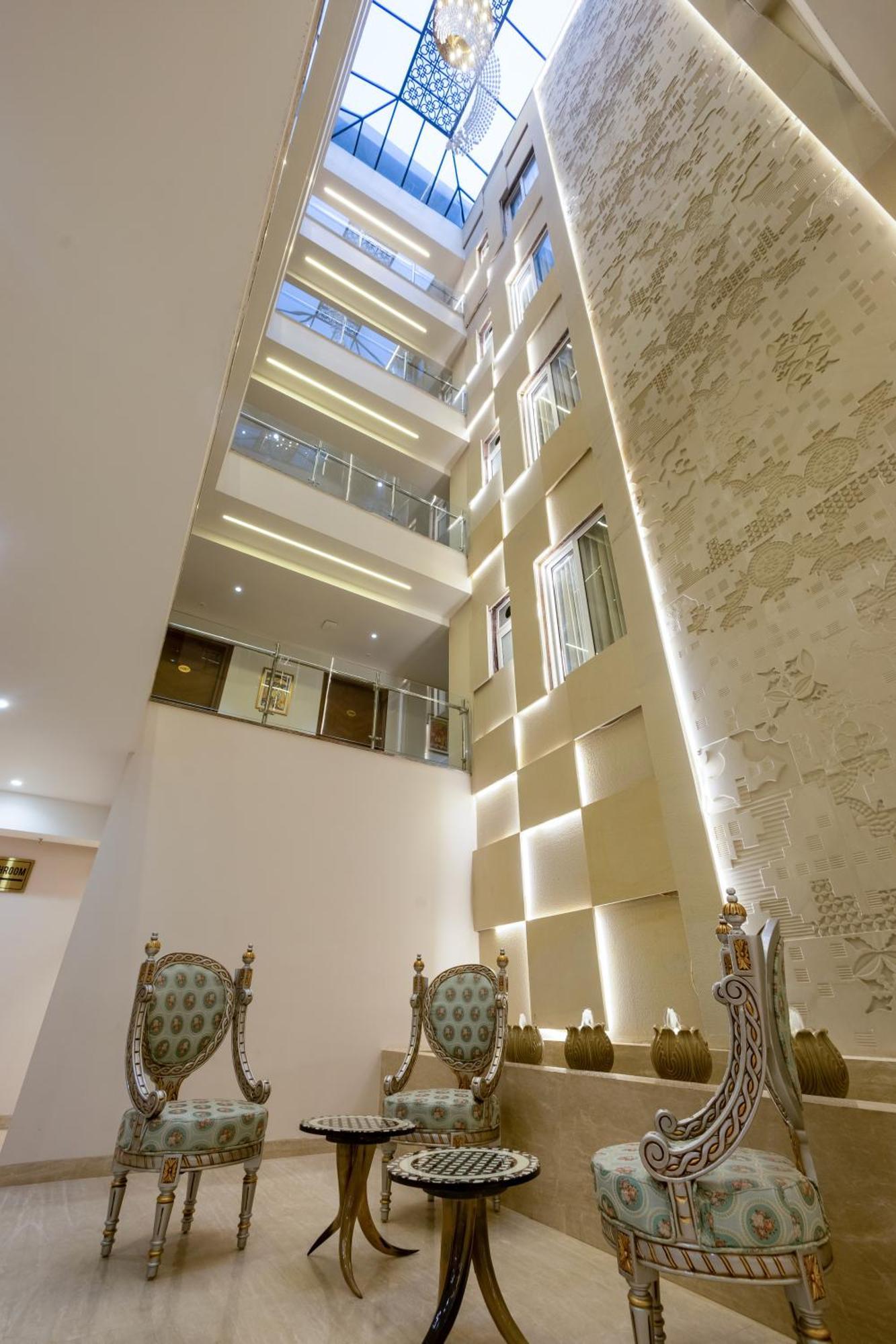 Hotel Ginger Palace Delhi Airport Ню Делхи Екстериор снимка