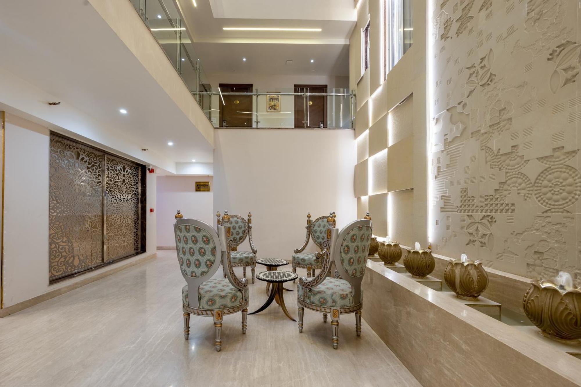 Hotel Ginger Palace Delhi Airport Ню Делхи Екстериор снимка