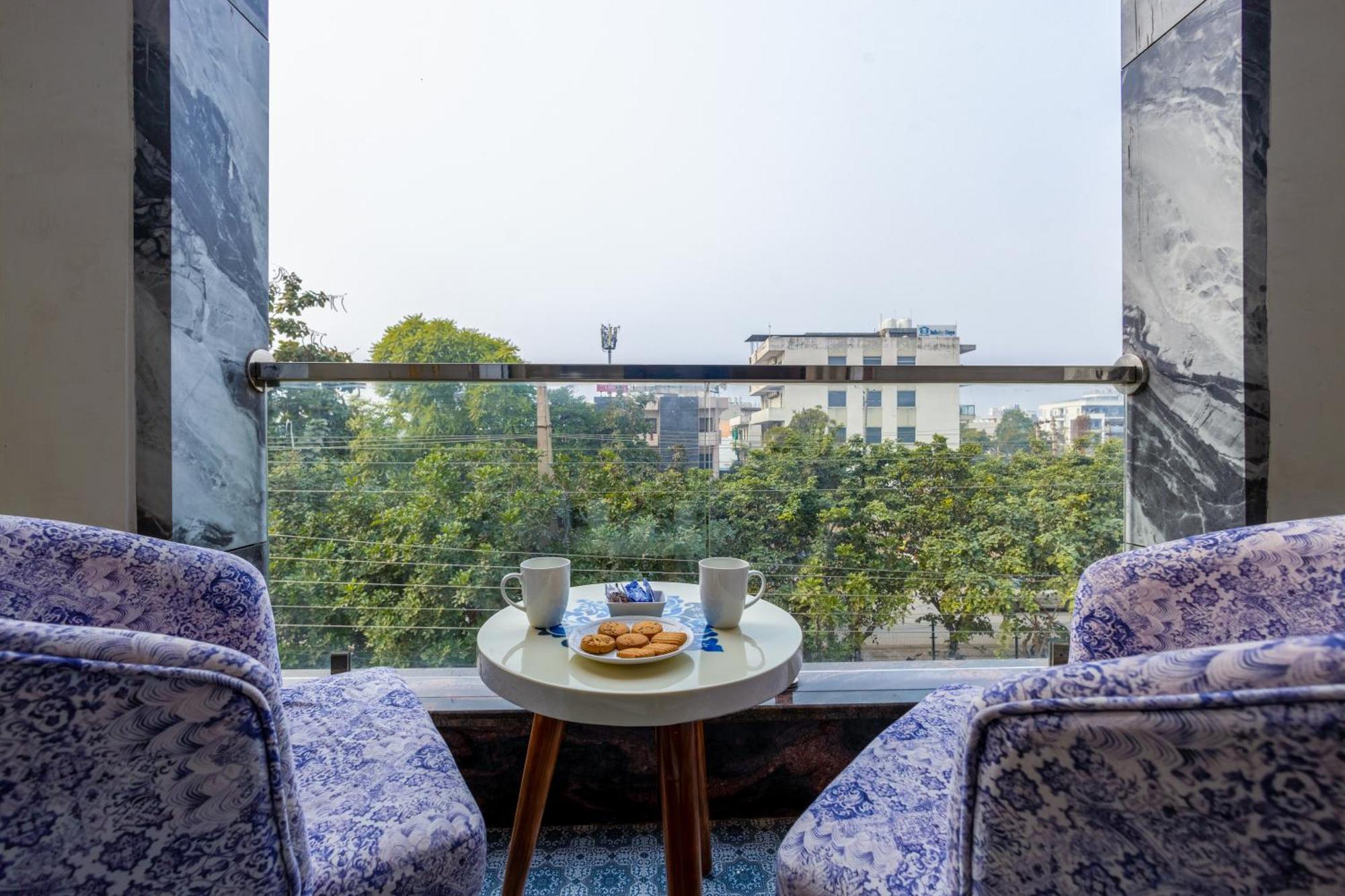 Hotel Ginger Palace Delhi Airport Ню Делхи Екстериор снимка
