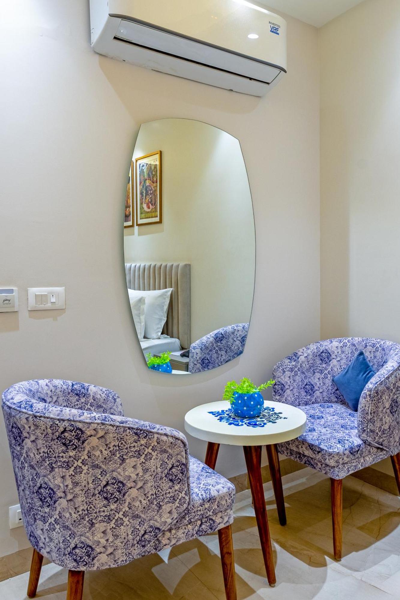Hotel Ginger Palace Delhi Airport Ню Делхи Екстериор снимка