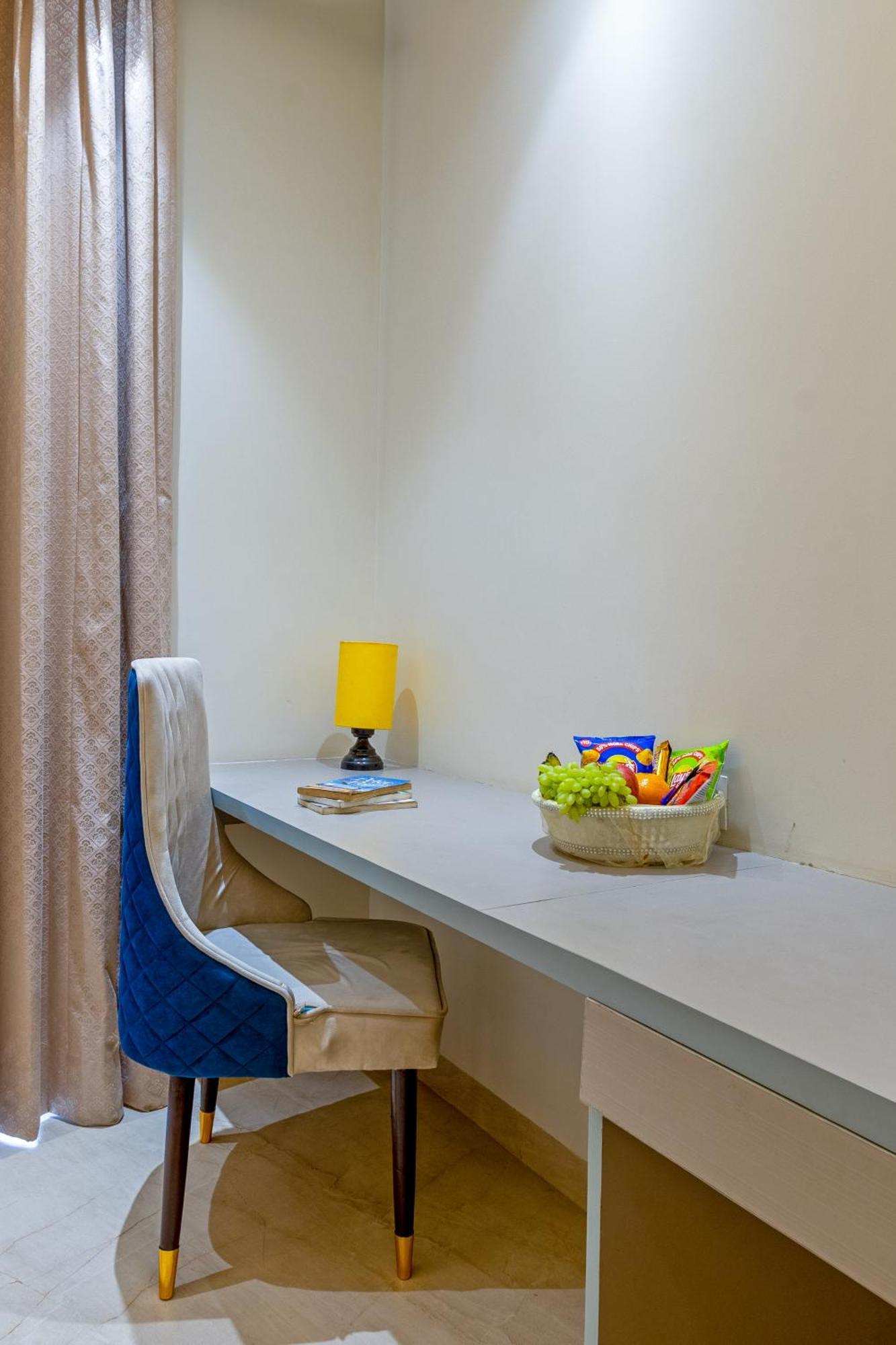 Hotel Ginger Palace Delhi Airport Ню Делхи Екстериор снимка